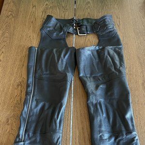 Harley-Davidson® Men's Stock II Midweight Leather Chaps - Black